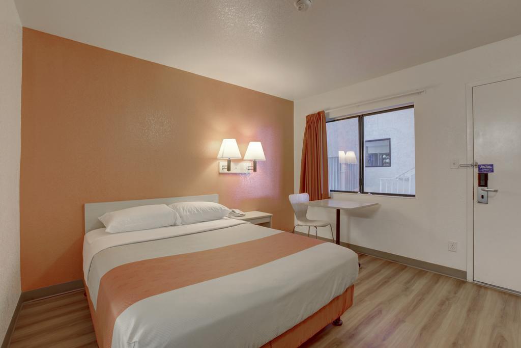 Motel 6-Corona, Ca Номер фото
